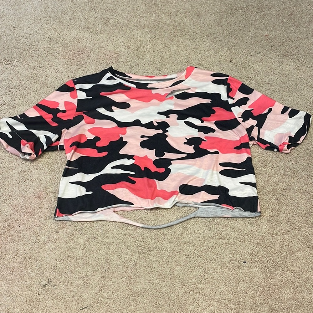 Pink and black distressed camo print cropped tee